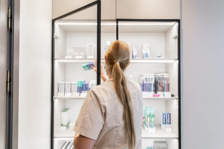 Zobu fluorizācijas procedūra: kā notiek un cik bieži veikt?