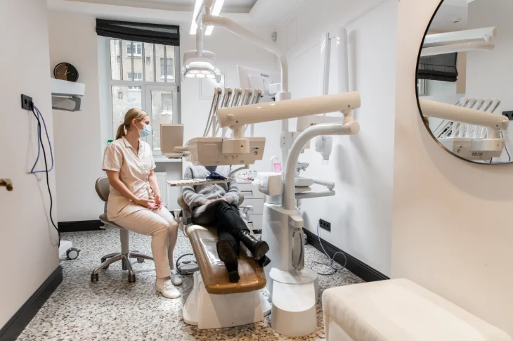 2-gudrības-zobu-ekstrakcija